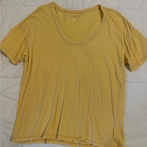 American Eagle Outfitters Yellow Short Sleeve Tee